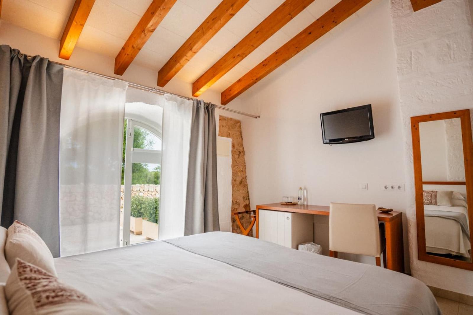 Hotel Rural Binigaus Vell Es Migjorn Gran Exterior foto