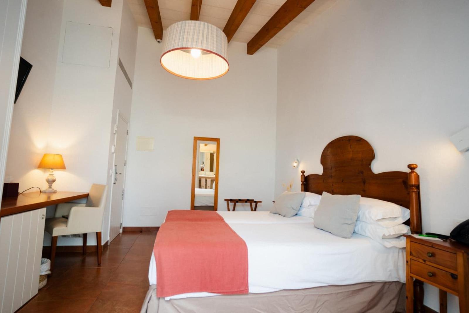 Hotel Rural Binigaus Vell Es Migjorn Gran Exterior foto